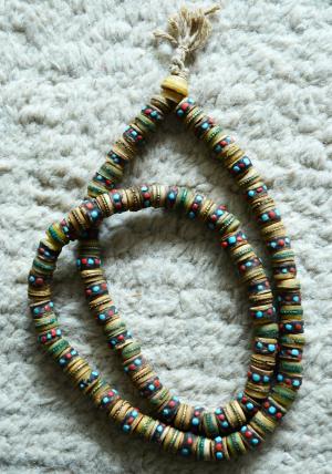 bone disks with inlay